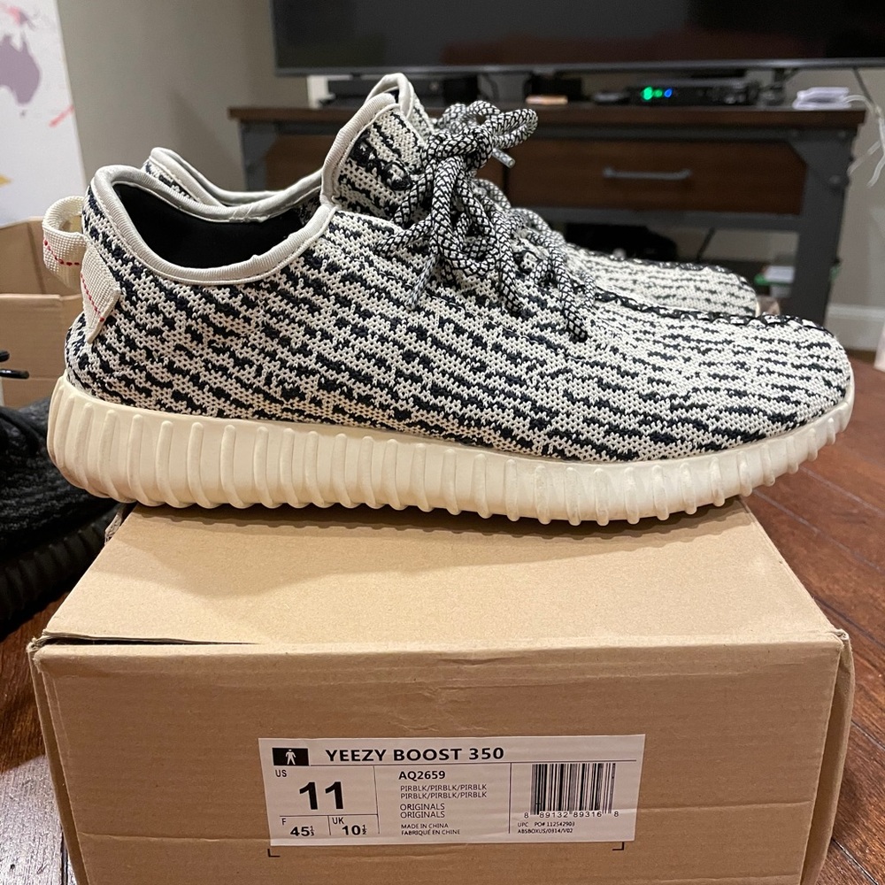 FAKE Yeezy Turtledoves 350 v1 Adidas